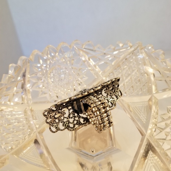 Ring - Picture 3 of 3